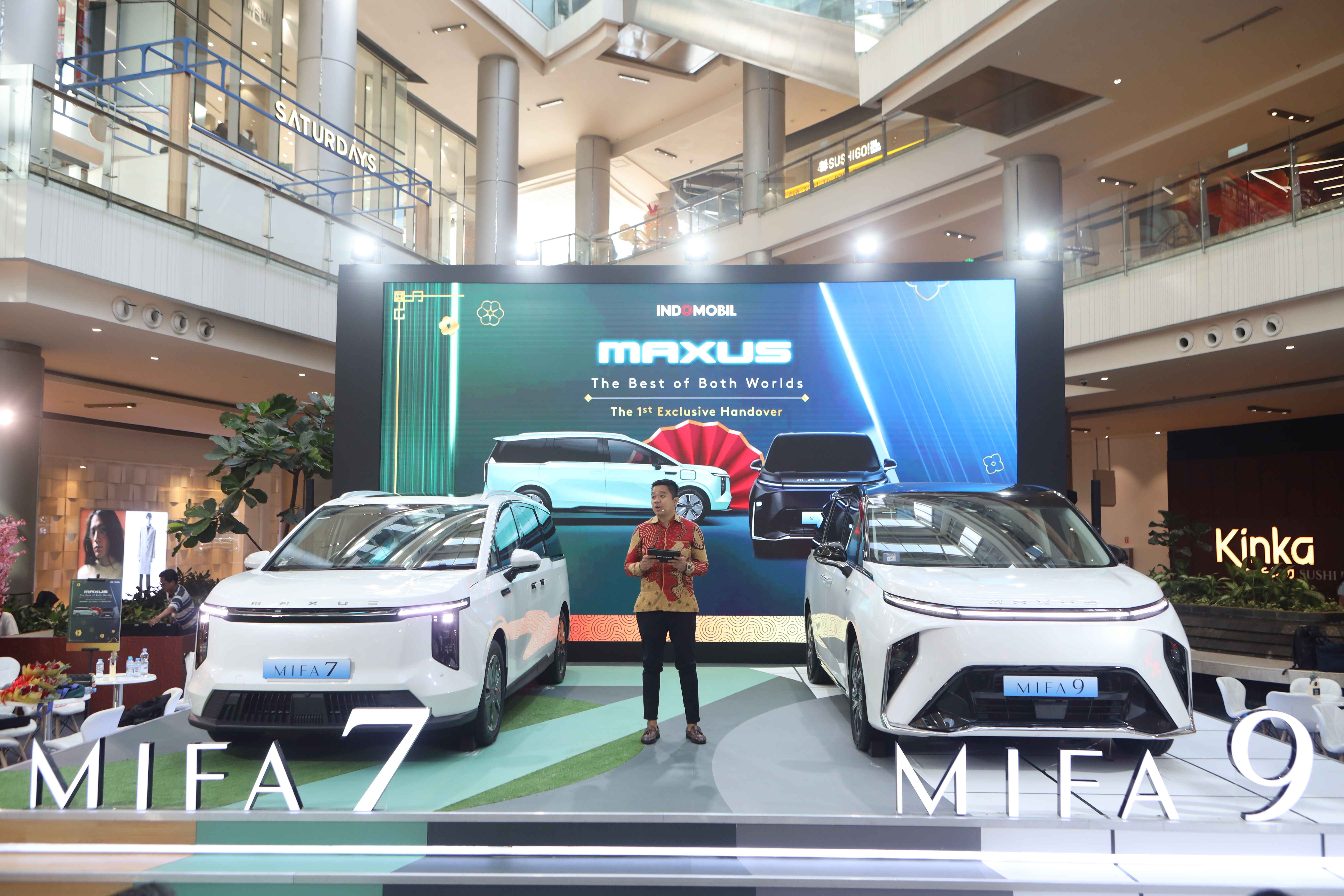 Era Baru MPV Listrik Premium Dimulai. Maxus Serahkan Unit Pertama MIFA 7 dan MIFA 9 Kepada Pelanggan.