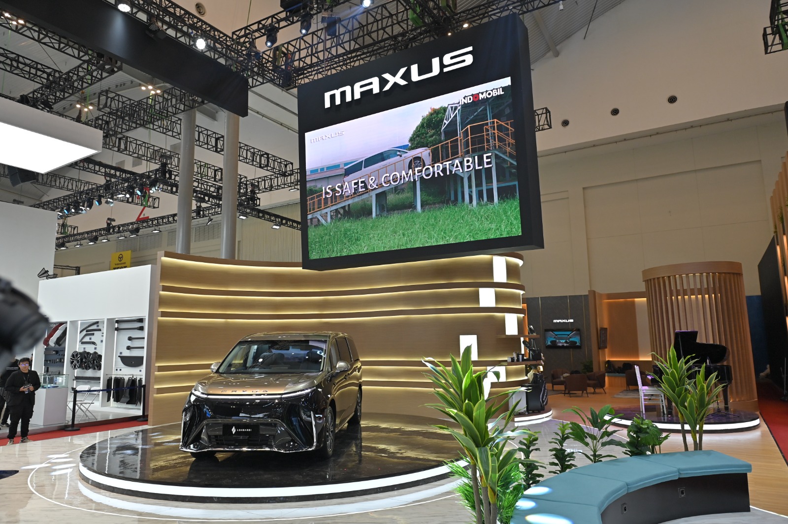 Maxus Luncurkan Harga Baru MIFA 7 dan MIFA 9 di GIIAS 2025